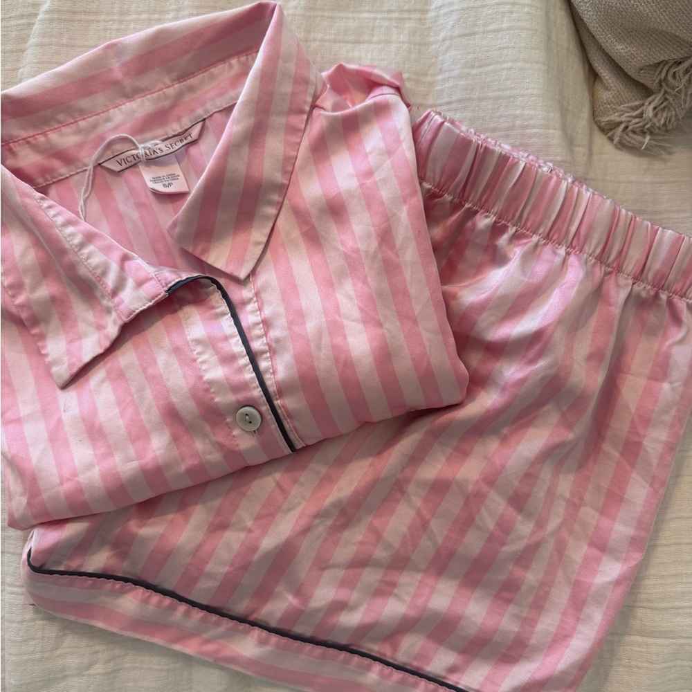 Victoria's Secret Pink Striped Women's Pajama Set